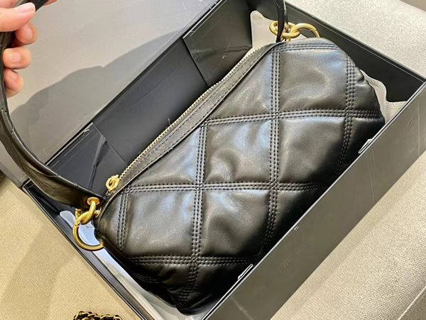 

pillow bag small incense small lovely chann can be put mobile phone keys lipstick and other personal items casual everything suitable for tr