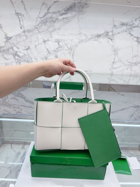 

white green fashion noble popular handbag walking in the front of fashion