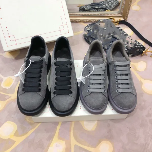 

designer mc queens casual shoes men women platform alexander sneakers luxury suede leather mens tainers outdoor chaussures a1, Black
