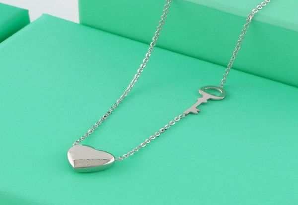 

fashion designer women039s pendant 18k gold clover necklace for girls valentine039s day love gift 316l stainless steel jewel4218111, Silver
