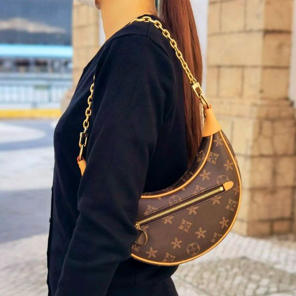 

luxury flower pea crescent bag ladies shoulder portable slung chain bag designer cute fashion trends in europe and america