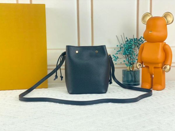 

designer bucket bag global limited edition fashion luxury brand it can customize wholesale men's and women's handbags 68709