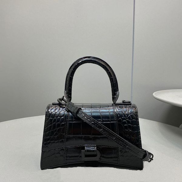 

luxury designer black messenger bag bags shoulder portable hourglass bag crocodile pattern ladies commuting to europe and america retro cute