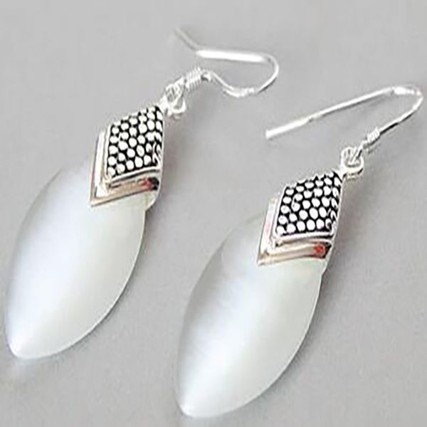 

fashion jewelry white cat eye stone 925 silver earrings aaa