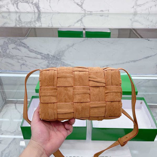 

winter knitting tofu pouch shoulder bags designers crossbody bags brown womens designers bag leather tote bag classic purse handbag 221207