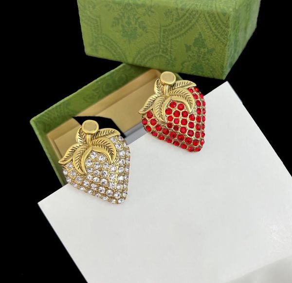 

exquisite diamond strawberry fashion brand gold brooches luxury designer jewelry gift brooch men women jackets lapel pins with box, Gray