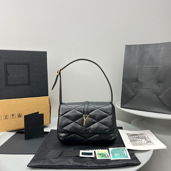 

Designer Crossbody Bag Shoulder Bag Black Rhombus Leather Lady Commuting to Europe and America Retro Cute Gold Hardware Buckle