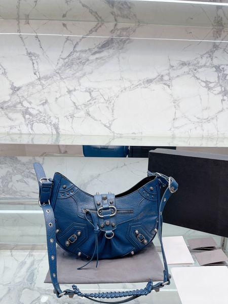 

2022 new designer one shoulder handbag quality source fashion focus