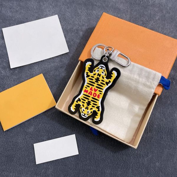 

3style fortune tiger pattern key chain buckle lovers car keychain handmade leather designers brand letter print keychains men wome2515048, Silver
