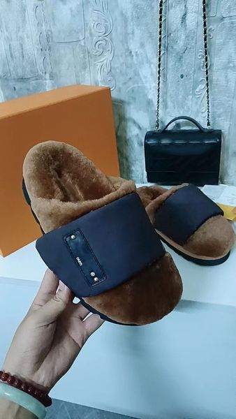 

designer luxury slipper pillow comfort mule slipper with box, Black