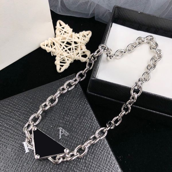 

Designer Fashions Luxurys Necklaces Pendant Necklaces For Women With Earrings Link Chain Fashion Jewelry Accessories good