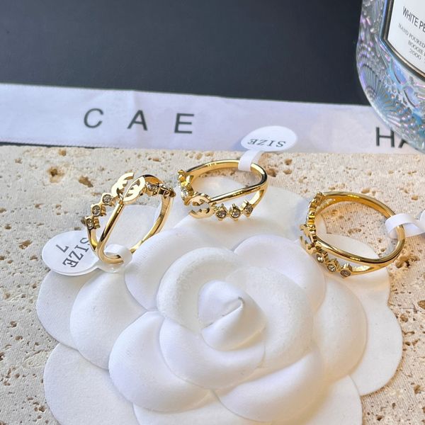 

18k gold-plated letter ring luxury design wedding rings fashion brand jewelry love hollowed out diamond ring premium accessories lovers fami, Slivery;golden