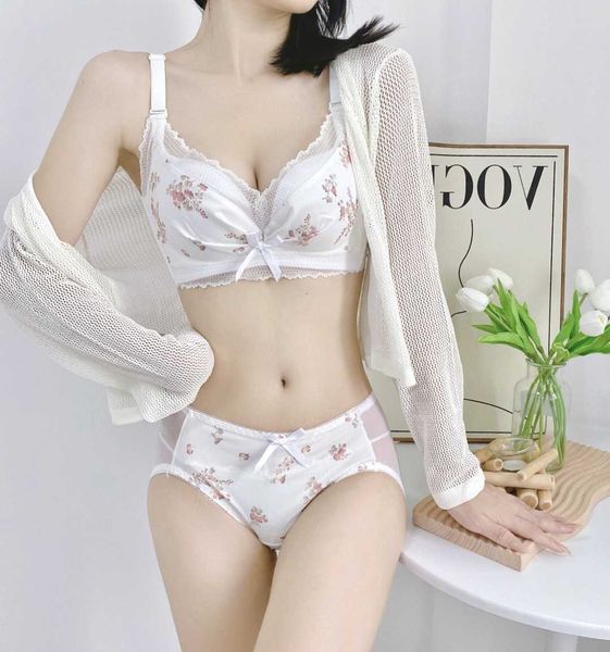 

small breasts gathered underwear women's adjustable breast pure desire bra no steel ring lace bra set, Red;black