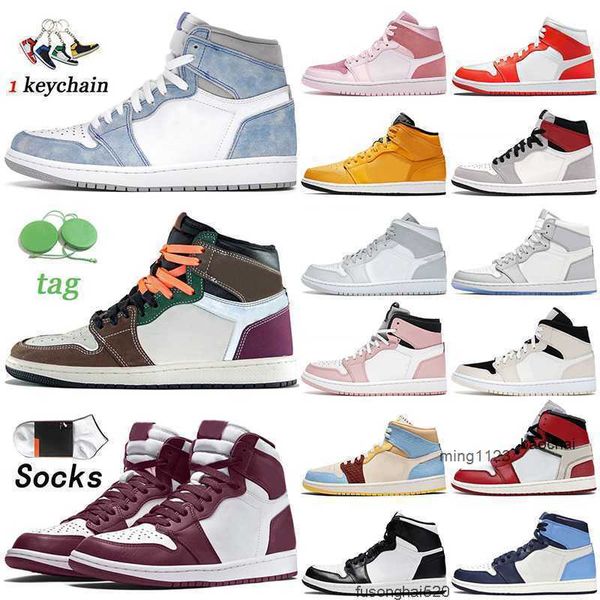 

2023 casual arrival mens women basketball shoes bordeaux hand crafted university blue high og sneakers taxi yellow chicago light smoke grey, Black