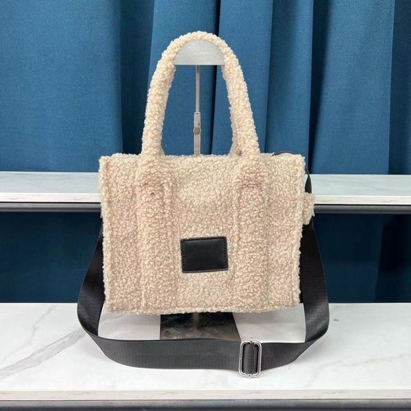 

2023s designer bags hands lamb wool luxury women's totes highs quality new fashion letter plush tote popular 100 hand bill ofmh2umh2u