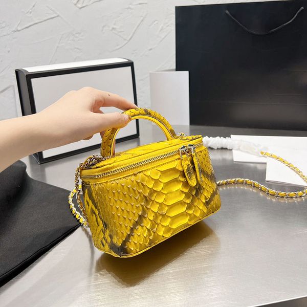 

mini vanity with chain shoulder cosmetic classic travel makeup bags woman handbags purses spring designer 2022 box bag with smooth leather f