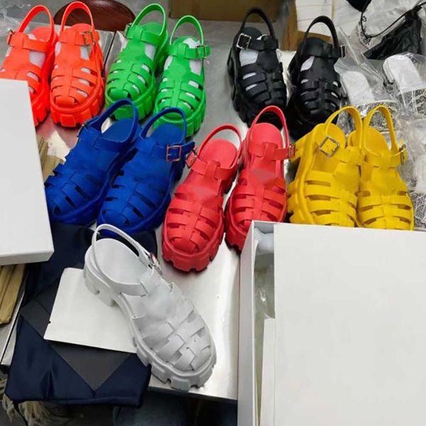 

2022 women foam rubber sandals designer sandal platform slides triangle metal slippers retro beach shoes round toe sandal with box no248, Black