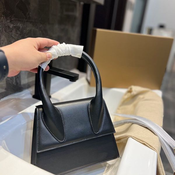 

leather classic bag women's fashion women 2022 french romantic handheld one shoulder crossbody bag, Black;red