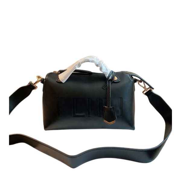 

designer shoulder fashion luxury handbag new messenger bag leather adjustable shoulder strap solid suitcase type bags genuine woman wholesal