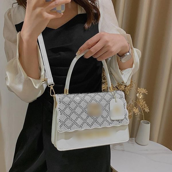 

2022 korean version online red evening bag for women oneshoulder bag with letters matching diamond messers handbag fashion diagonal small sq