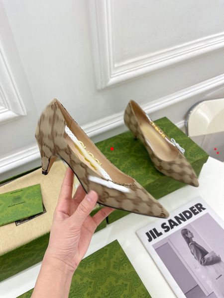 

2023 designer high heels dress shoes sneakers sneaker women luxury glitter rivets triple black white patent leather suede party womens weddi