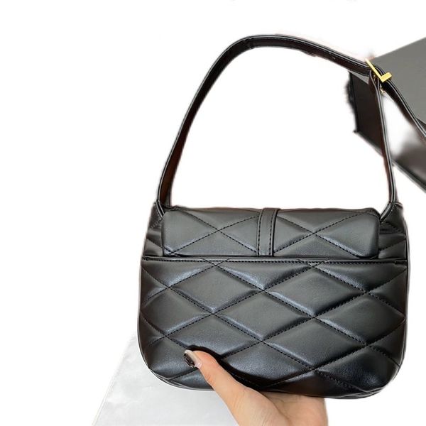 

shoulder hobo bag with flap with featuring iconic signasure and nice overstitchiing