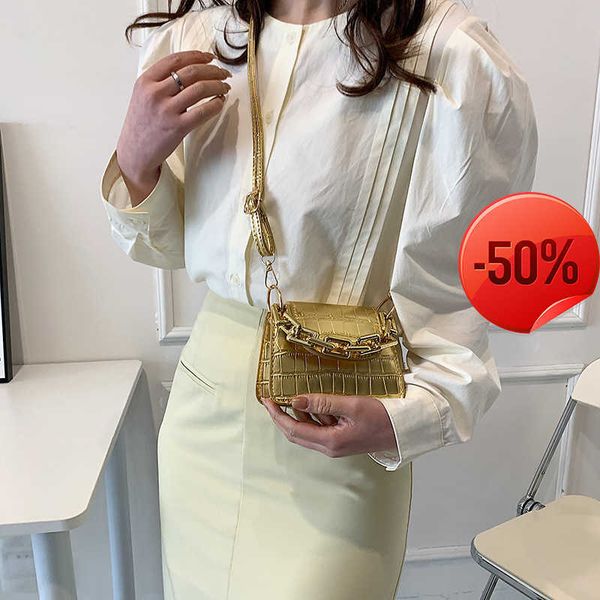 

new clutch bags for women popular small female 2022 summer new fashion one shoulder msenger stone pattern mini chain mouth red