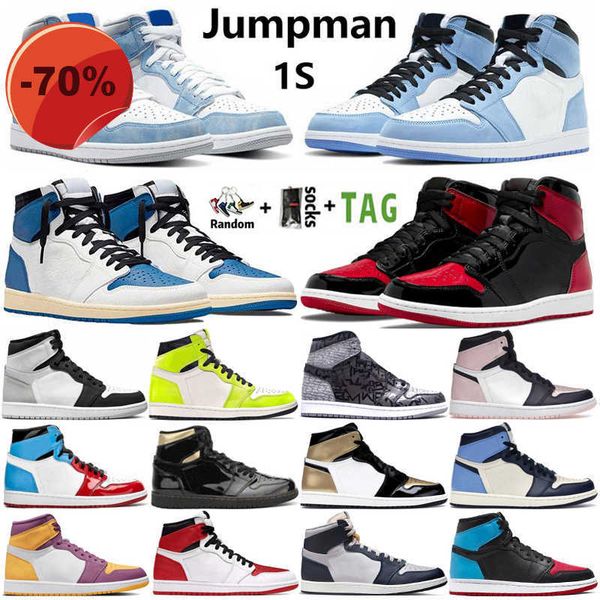 

hing shoes 2022 mens jumpman 1 og men basketball shoes 1s bred patent university blue stage haze hyper royal dark mocha unc visionaire herit, Black