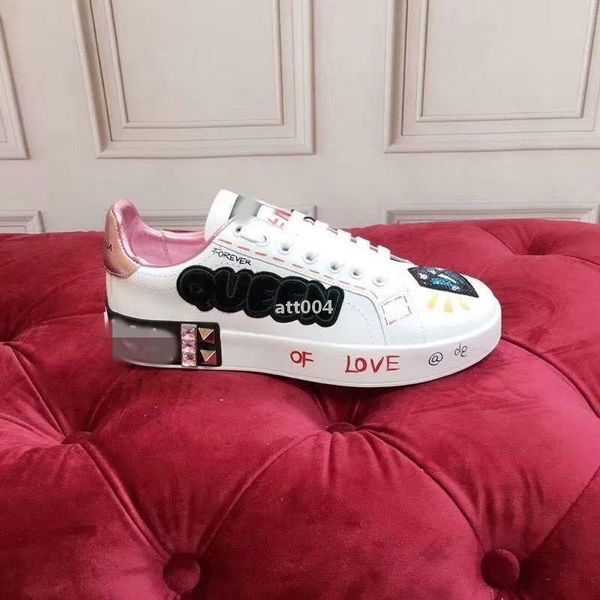 

mans arrival casual shoes white black red fashion mens women leather breathable shoes open low sports sneak valentinoes valentinoity auk