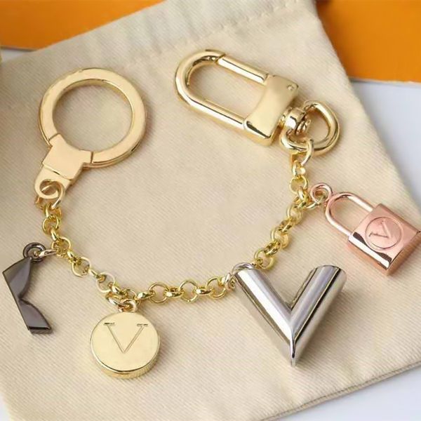 

quality luxury keychains designer key chain men car keyring women buckle keychain bags pendant stainless steel keychain good nice, Silver