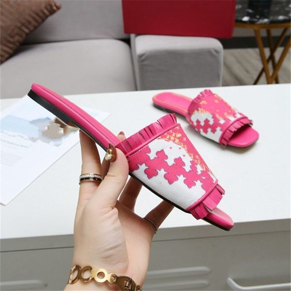 

fashion slippers luxury design summer men flip flops women slope heel letter casual flat sandals valentinolies 03-020, Black