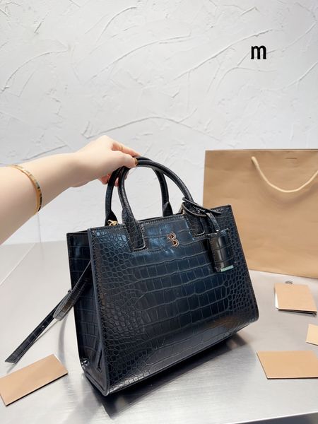 

2022 chief designer vintage classic handheld large bag with multiple colors to enjoy beauty and fashion