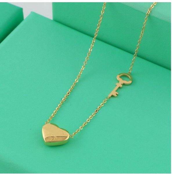 

2023 new stainless steel enamel pink love necklace t home necklace short female necklace 18k gold titanium 01, Silver