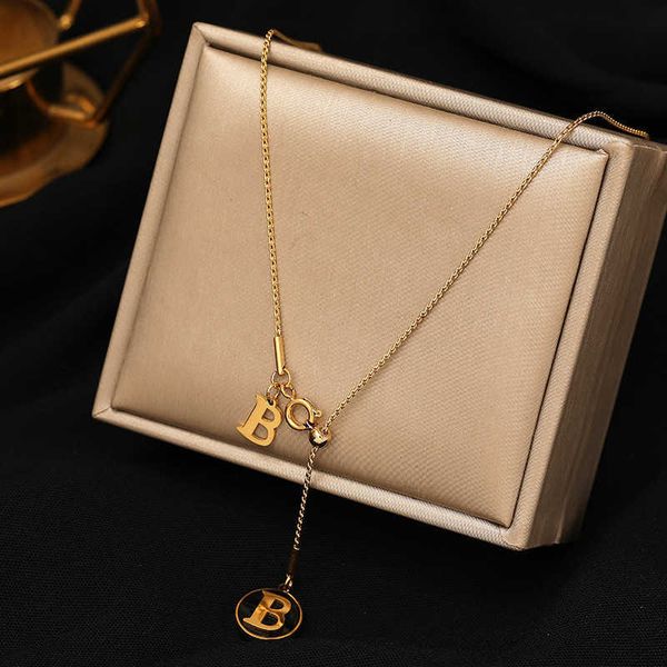 

letter b titanium steel necklace women's luxury small network red ins wind plating 18k gold colorless pendant, Silver