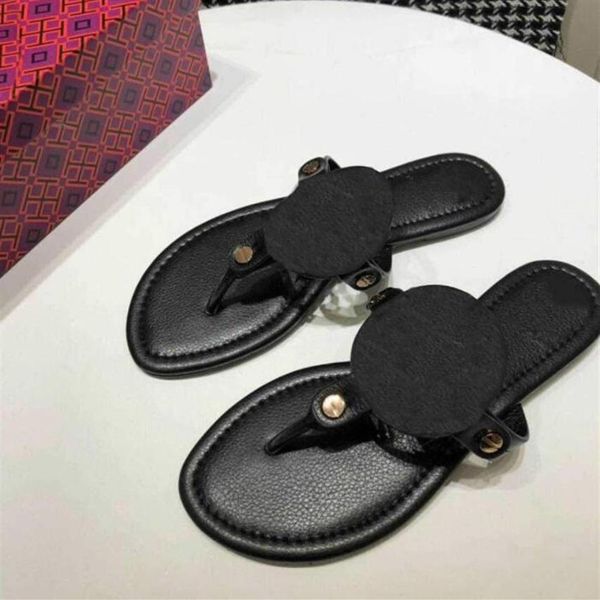 

2021 designer  color hollow out flip flops suitable for wearing rubber sandals wear - resistant slippers in summer335s, Black