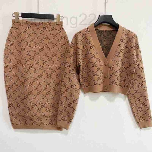 

two piece dress fen dietwo 2021 autumn v neck long sleeve panelled sweater and for women's fashion print skirts 2 s sets 0812-6 p4wn# a, White