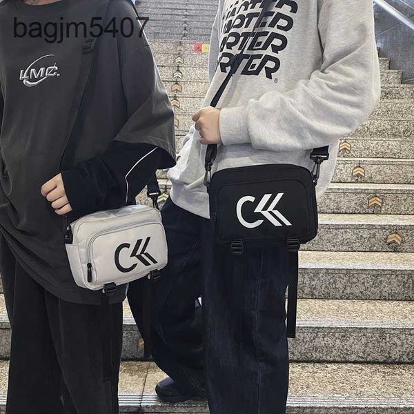 

2023 new hand bag factory 80% wholesale and retail one shoulder men's fashion simple oxford cloth waterproof cross body harajuku backpa