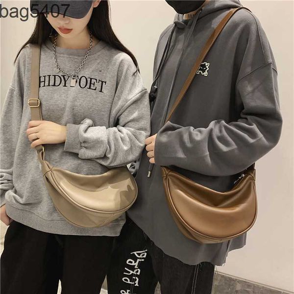 

2023 new hand bag factory 80% wholesale and retail fashion couple dumpling bag male street popular crossbody female harajuku shoulder