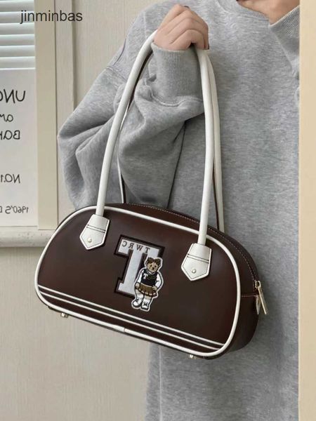 

2023 new hand bag factory 80% wholesale and retail american academy style one shoulder bowling little bear pillow