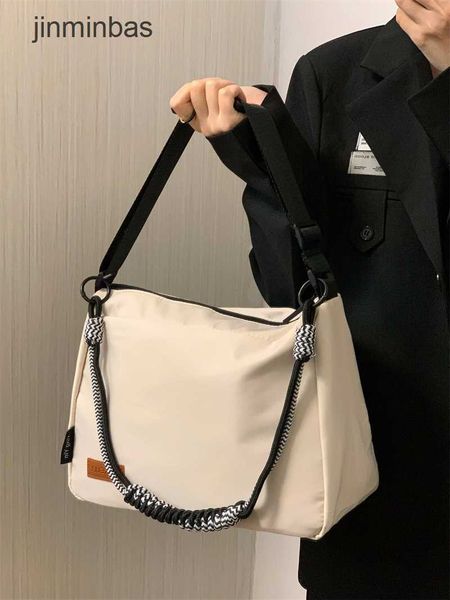 

2023 new hand bag factory 80% wholesale and retail large capacity pillow female american casual dign shoulder small msenger