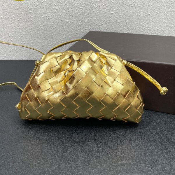 

bottegas cloud evening bags 2023 designer womens the pouch shoulder bag wrinkled leather single hand dumpling woven women clutch knitting me