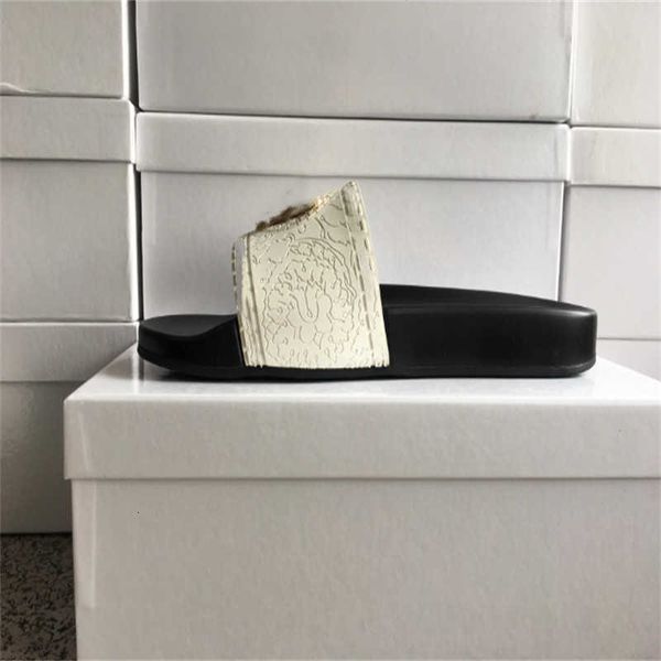 

luxury designer slide slippers summer sandals men beach indoor flat flip flops leather lady women fashion classic shoes ladies size 35-45xfp, Black