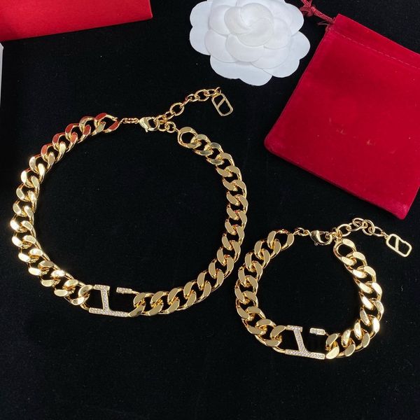 

cuba copper thick chain necklacediamond v letter bracelet men lady jewelry sets women wedding birthday party lovers gifts vlts4 --01, Black