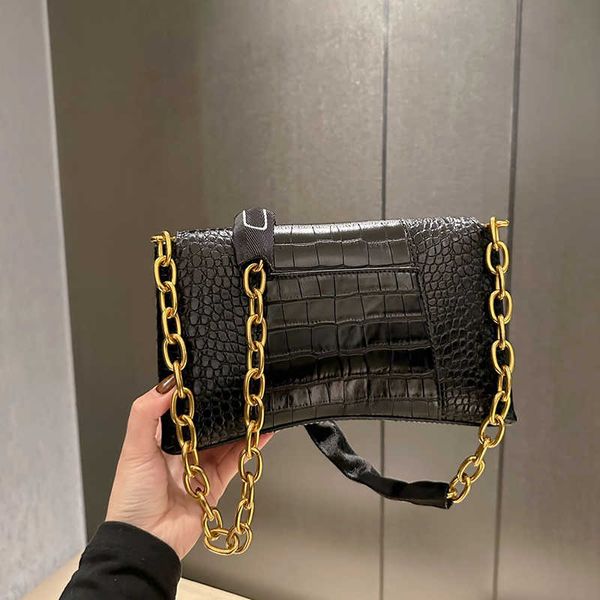 

designers hourglass pouch shoulder bags for womens designer bag gold chain bags 6 colors leather crossbody handbag tote bag retro purse 2212