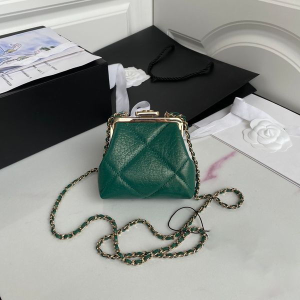 

luxurys designers bag brand luxury handbag fashion women shoulder bag retro chain hardware lock crossbody bags messenger clutch winter