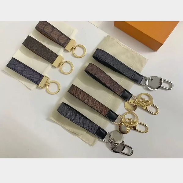 

fashion brand designer keychain classic exquisite luxury car keyring zinc alloy letter lanyard metal small jewelry 2023, Silver