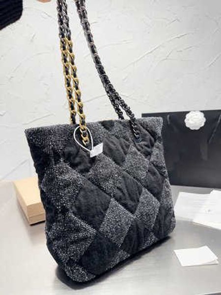 

totes bag girl 2023 new black denim tote bag one shoulder designer bag totes luxury brand fashion female bags chain handbags w221219