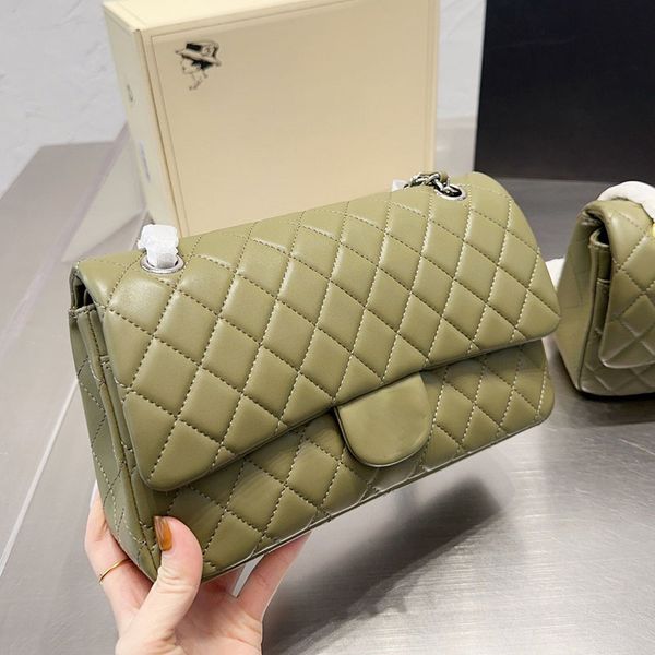 

classic double flap women shoulder bag two color badge lambskin leather quilted high capacity designer bag retro luxury clutch suitcases car