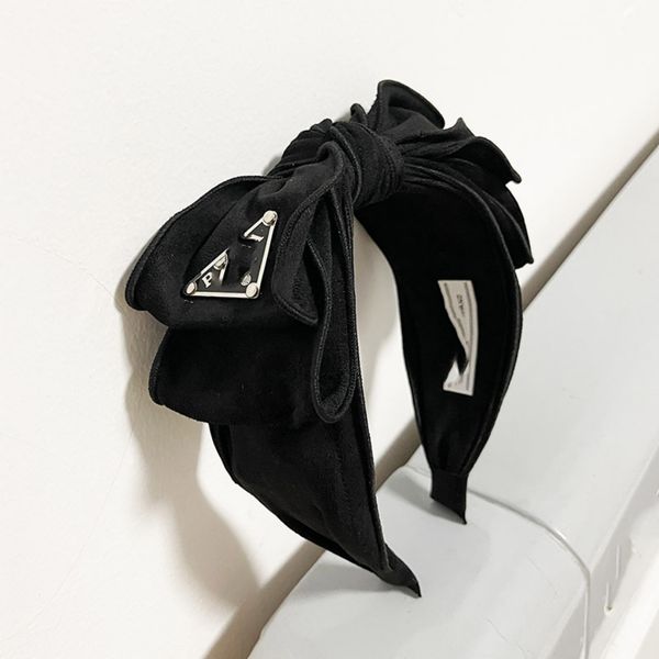 

french autumn and spring warm hair hoop fashion designer sweet plush bowknot headband simple design black wide border hairpin romantic woman