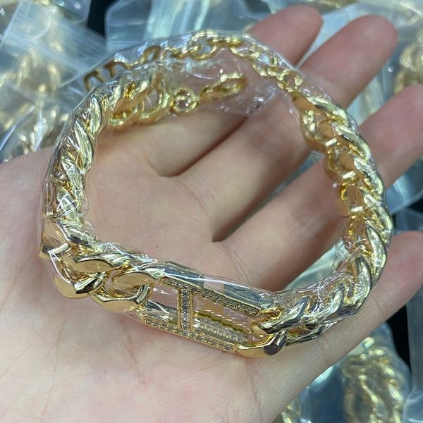 

cuba diamonds v-letter inlaid metal thick chain bracelets simple design womens fashion bangle vlb2 --05 style party jewelry gifts, Black